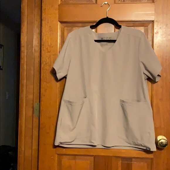 Figs Tops - FIGS BOULDER EAC TOP